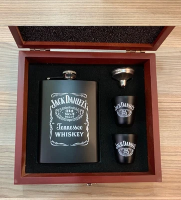 £47.98 • Buy Jack Daniels Class Flask Set Locked Solid Wood Box (8oz) Flask 2pcs Shot Glasses