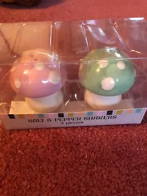 Mushroom Salt And Pepper Shakers New. • $12.99