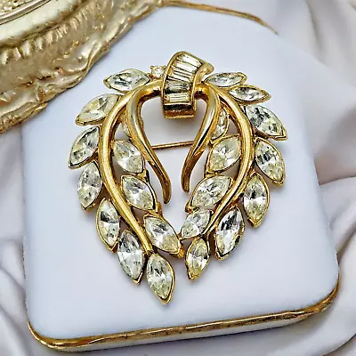 Crown Trifari Wreath Brooch Vintage Stunning Crystal Marquis Stunning Estate Pin • $62