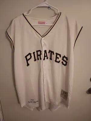 1962 Roberto Clemente Mitchell And Ness Cream Home Jersey - Large - READ Descrip • $39.99