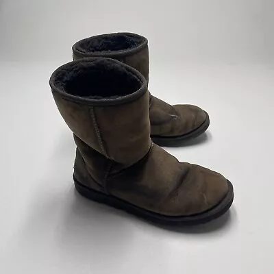 Ugg Australia Women's Classic Short 5825 Tan Round Toe Snow Boots - Size US 8 • $22.50