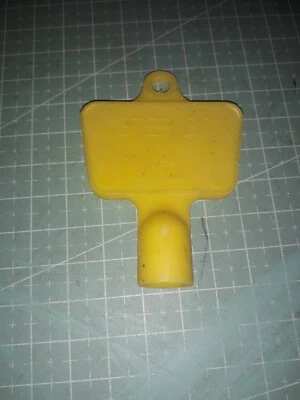 £2.45 • Buy Meter Box Key Yellow  Gas & Electric Cupboard Triangle 
