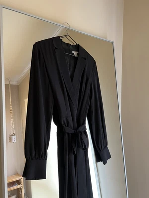 $12.50 • Buy H&M Long Sleeve Black Jumpsuit - Size 10