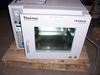 9874 Heraeus Vt6060m Vacuum Drying Oven 200*c Vacutherm 14.5  X 16 X13.5  H 120v • $4000