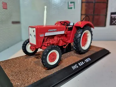 IHC 624 International Harvester McCormick Tractor 1970 Red 1:32 Diecast Scale • £24