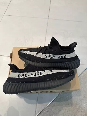 Adidas Yeezy Boost 350 V2 Oreo- UK 8.5 Hardly Worn  • £159.99