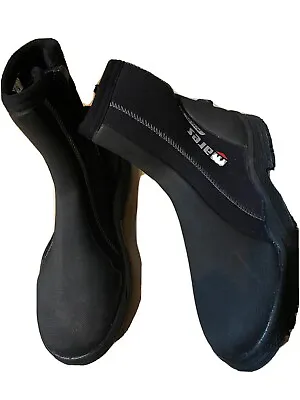 Mares Flexa DS 5mm Scuba Booties - Size 6 • $46