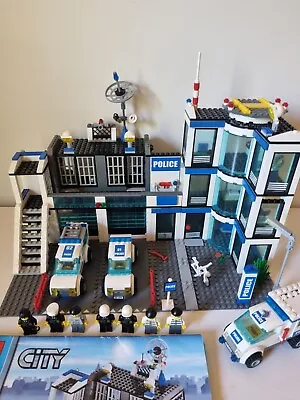 LEGO CITY: Police Station (7498) • $99
