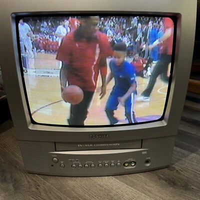 $115 • Buy TOSHIBA MV13Q41 13-Inch TV/VCR Combo NO Remote VHS Retro Gaming  *Tested*