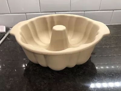 $24.99 • Buy The Pampered Chef Family Heritage Stoneware Fluted Bundt Cake Pan #1440 Bakeware
