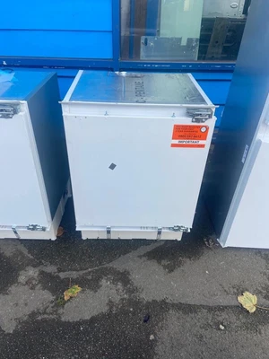 £199 • Buy Whirlpool ARG146LA1 Built In Larder Fridge 144 Litres White F Rated