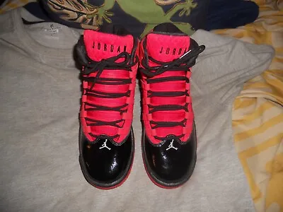 MICHAEL JORDAN Max Aura Vintage Red & Black High Tops Size 7 CU4930-600 Read  • $100