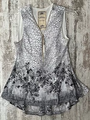 VINTAGE CONCEPT Womens Size L White Lace Overlay Zip Neckline Sleeveless Blouse • $15.95