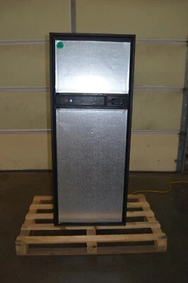$749.99 • Buy Atwood HE-0801LF 8.0 Cu Ft RV / Camper Refrigerator 2 Way LP Gas Electric New