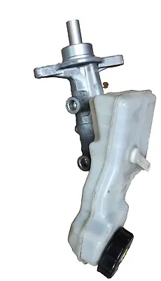 GENUINE Volvo V40 2012-2019 BRAKE MASTER CYLINDER 31329534 31362932 #WB06 • $24.66