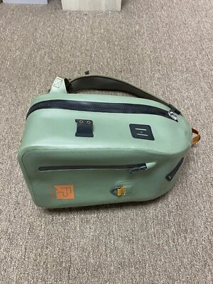 $189.99 • Buy Fishpond Thunderhead Submersible Sling Pack Fly Fishing Pack