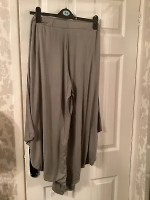 Ladies Studio Khaki Size M Elasticated Waiste Pallazo Pants • £6.99