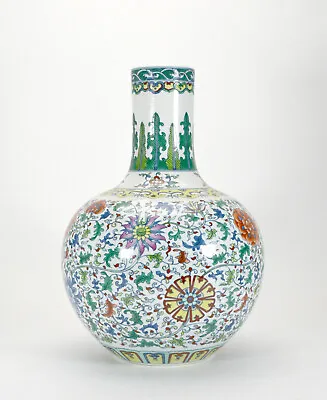 Super Chinese Qing Qianlong Mk Doucai Floral Globular Porcelain Vase • $650