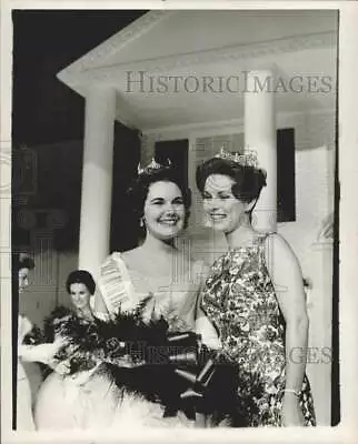 1962 Press Photo Miss North Carolina Janice Barron & Miss America Maria Fletcher • $15.88