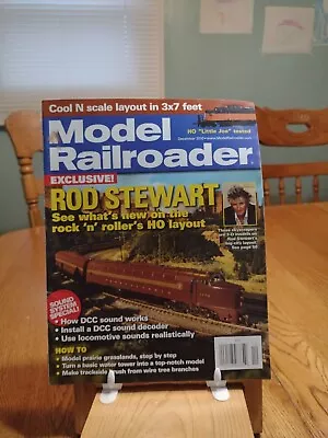 Model Railroader Magazine: December  2010 (RRR4).  • $1.75