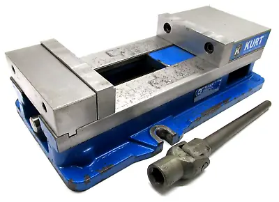 KURT ANGLOCK 6  MILLING MACHINE VISE W/ JAWS & HANDLE - #D688 • $489.99