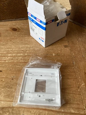 £20 • Buy Box Of 9 Eaton MEM  M801 (F8200) - 1 Gang 1 Module Grid Switch Plate White NIB