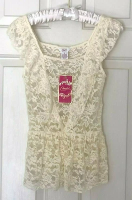 $19 • Buy NWT Candies Women JR. WONDERLUST Allover LACE Fancy Top, Size S Vanilla Ice $38