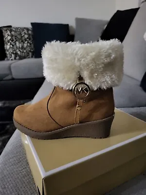 Michael Kors Name Wendy Faux Fur. Girl Boots Size 1... Color Tan Cream. See Pics • $50