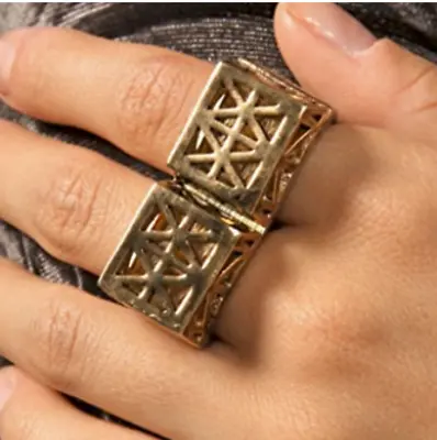 LOW LUV X ERIN WASSON GOLDTONE CUBE 2 FINGER STATEMENT BRUTALIST RINGS 6/7 • $9.99