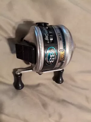 Zebco 33 40th Anniversary Vintage Casting Fishing Reel • $14
