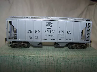 MDC HO 2-Bay Covered Hopper PRR(RTR) • $5.95