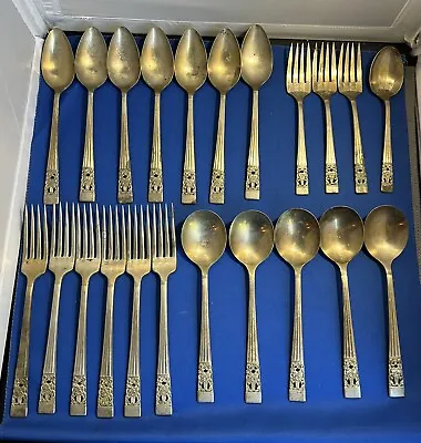 Vintage Coronation Oneida Community Plate Silverware Set Of 22 • $63