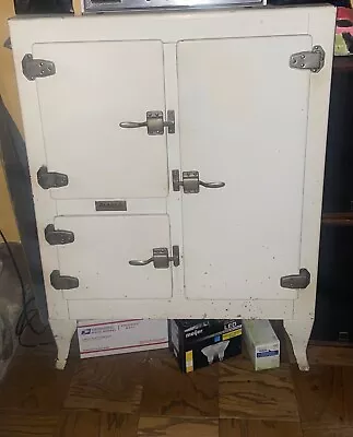 Antique/vintage Ice Box Refrigerator • $999.99