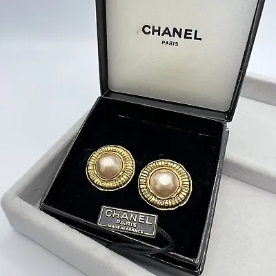 $299.99 • Buy Authentic Vintage Chanel CC Coco Pearl Clip-on Earrings Accessory Jewelry JAPAN