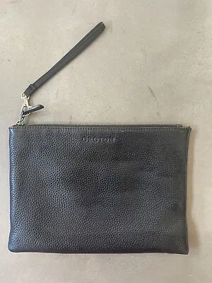 $20 • Buy Oroton Clutch Handbag With Wrist Strap Black F001