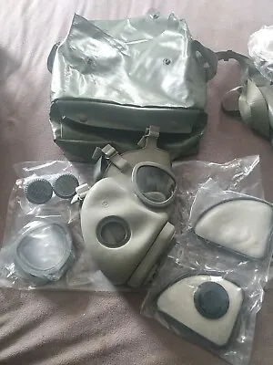 Czech Military Surplus FULL FACE  Gas Mask M10 W/Storage/Carry Shoulder Bag. NOS • $50.23