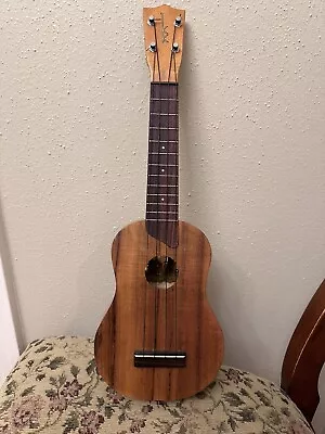 Vintage Kamaka Gold Label Soprano Ukulele • $600