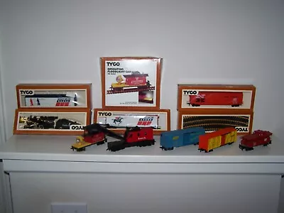 Tyco Vintage Ho Train Set With Track Engine Cars  And More • $120