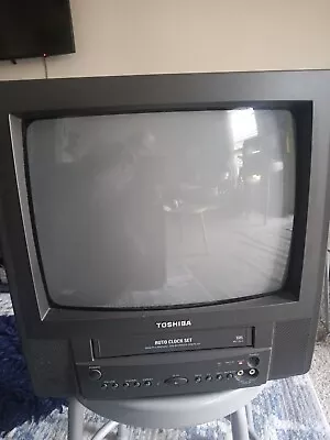 $149.99 • Buy Toshiba Tv Vcr Combo 13 With Remote Looks And Works Great. Local Pickup MD & DC