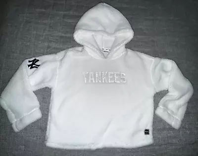 Women’s DKNY Sport New York Yankees White Fleece Pullover  Cropped Hoodie M • $7.83