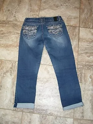 Nice !! Premium Vanity Collection Sz 26 Embroider Cuff Blue Jean Denim Capris  • $1.91