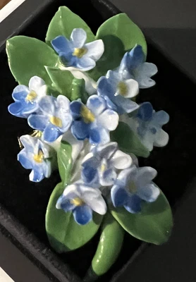 Lovely 3-D China Forget-Me-Nots Brooch • £3.50