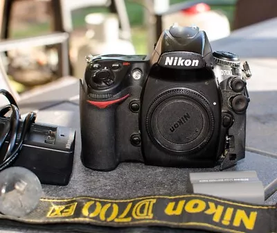 Nikon D700 Digital Full Frame DSLR Camera Battery Strap Charger Powers On • $150