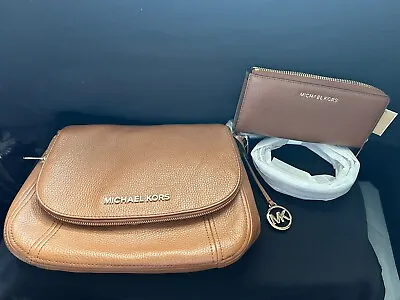 Michael Kors Crossover/Handbag & Wallet Set   New W/tags • $125