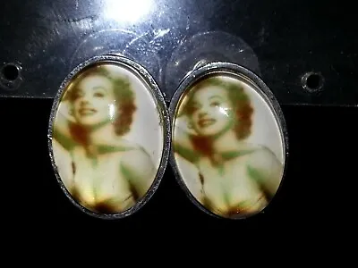 Women's Fashion 	Small Marilyn Monroe   photo Earrings • $1.49