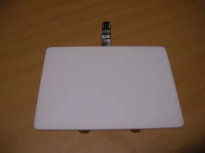 APPLE MACBOOK A1342 13  TOUCH PAD 2009 White • $19.50