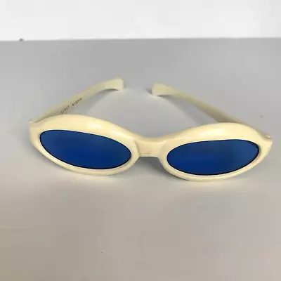 Vintage Willson Women's White Oval Plastic Sunglasses Made In Italy • $71.99