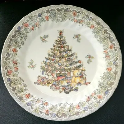 Queen's Season's Greetings Christmas Tree Dinner Plate 10  • $14.71