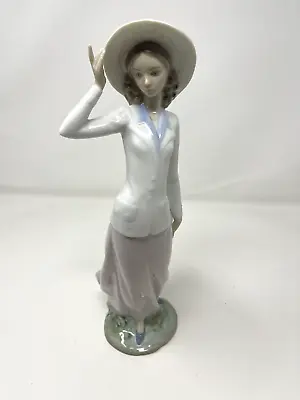 Lladro 5682 Breezy Afternoon Lady Hat Porcelain Figurine 12 3/8  Tall • $199.99