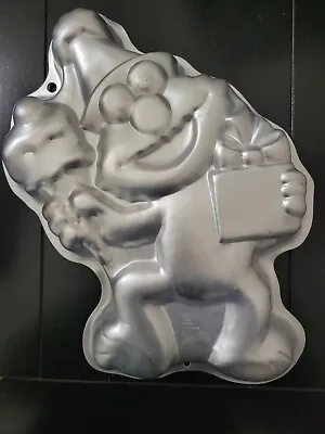 Elmo Ice Cream Birthday Present Cake Pan Wilton Cake Mold 2105-4298 Vintage 1996 • $7.87